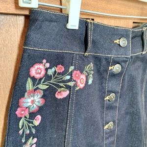 Kate Spade embroidered denim skirt NWT size 2